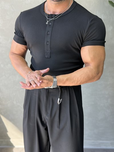 HENLEY YAKA DÜĞMELİ  SLİMFİT T-SHİRT SİYAH