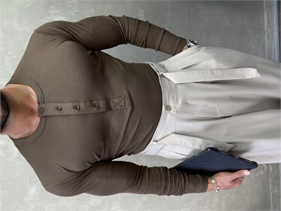 HENLEY YAKA UZUN KOLLU T-SHİRT KAHVERENGİ 