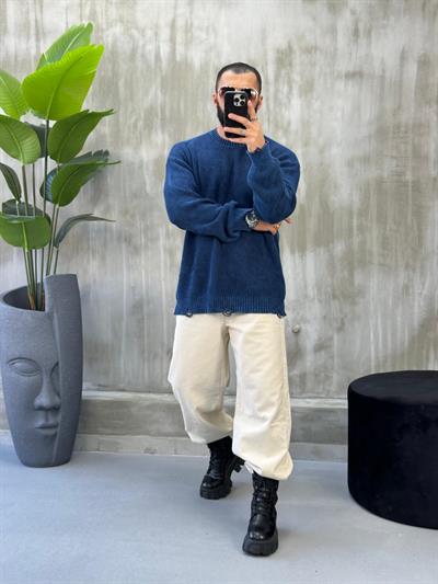 Lacivert Yıkamalı Oversize Yırtık Detaylı Kazak