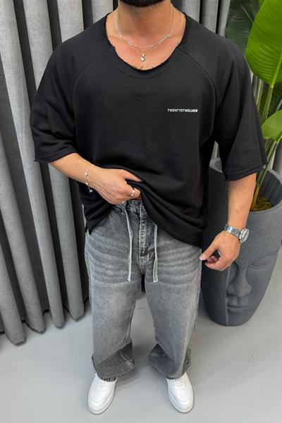OVERSİZE KESİK YAKA T-SHİRT SİYAH