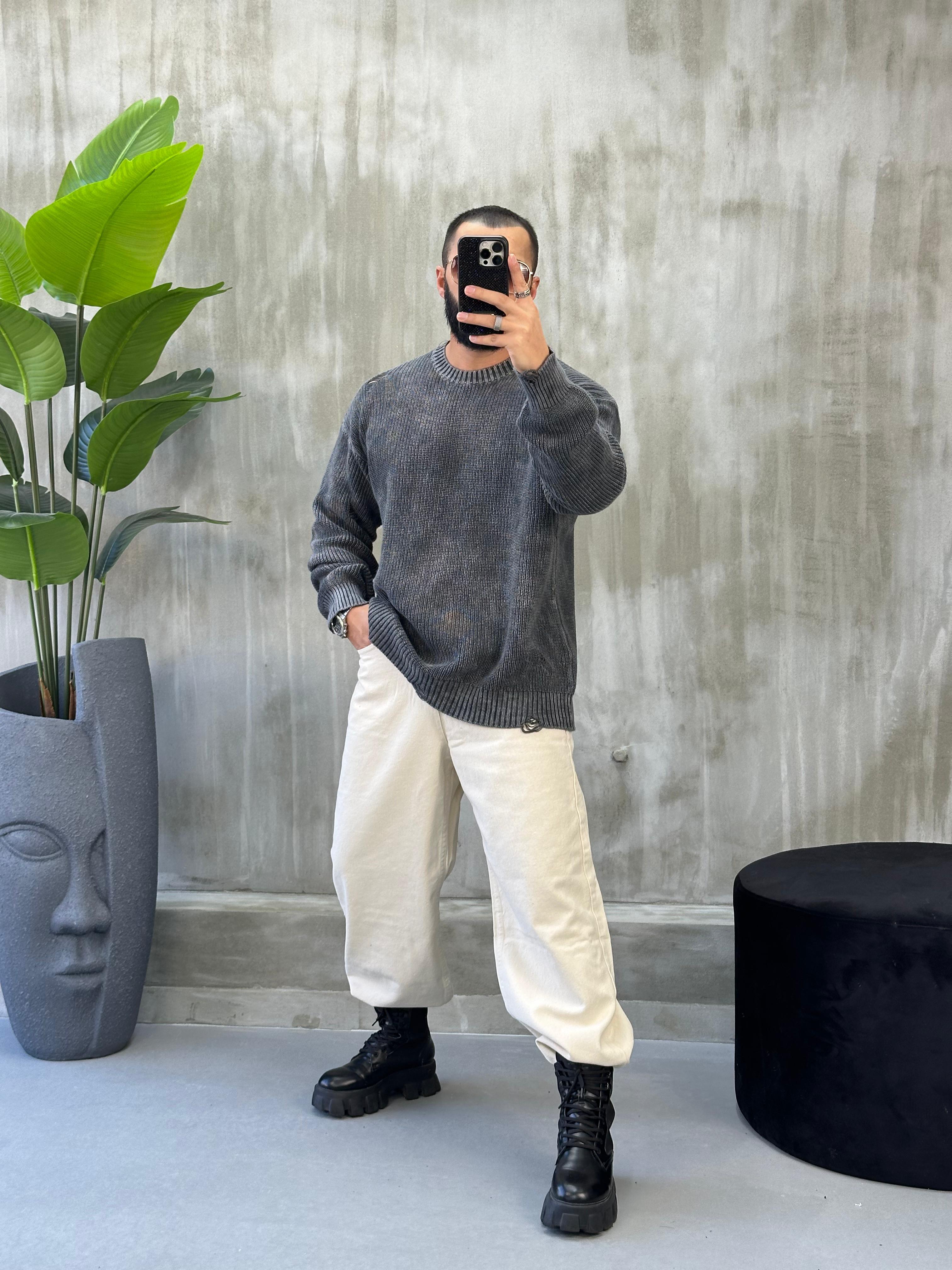 Gri Yıkamalı Oversize Yırtık Detaylı Kazak