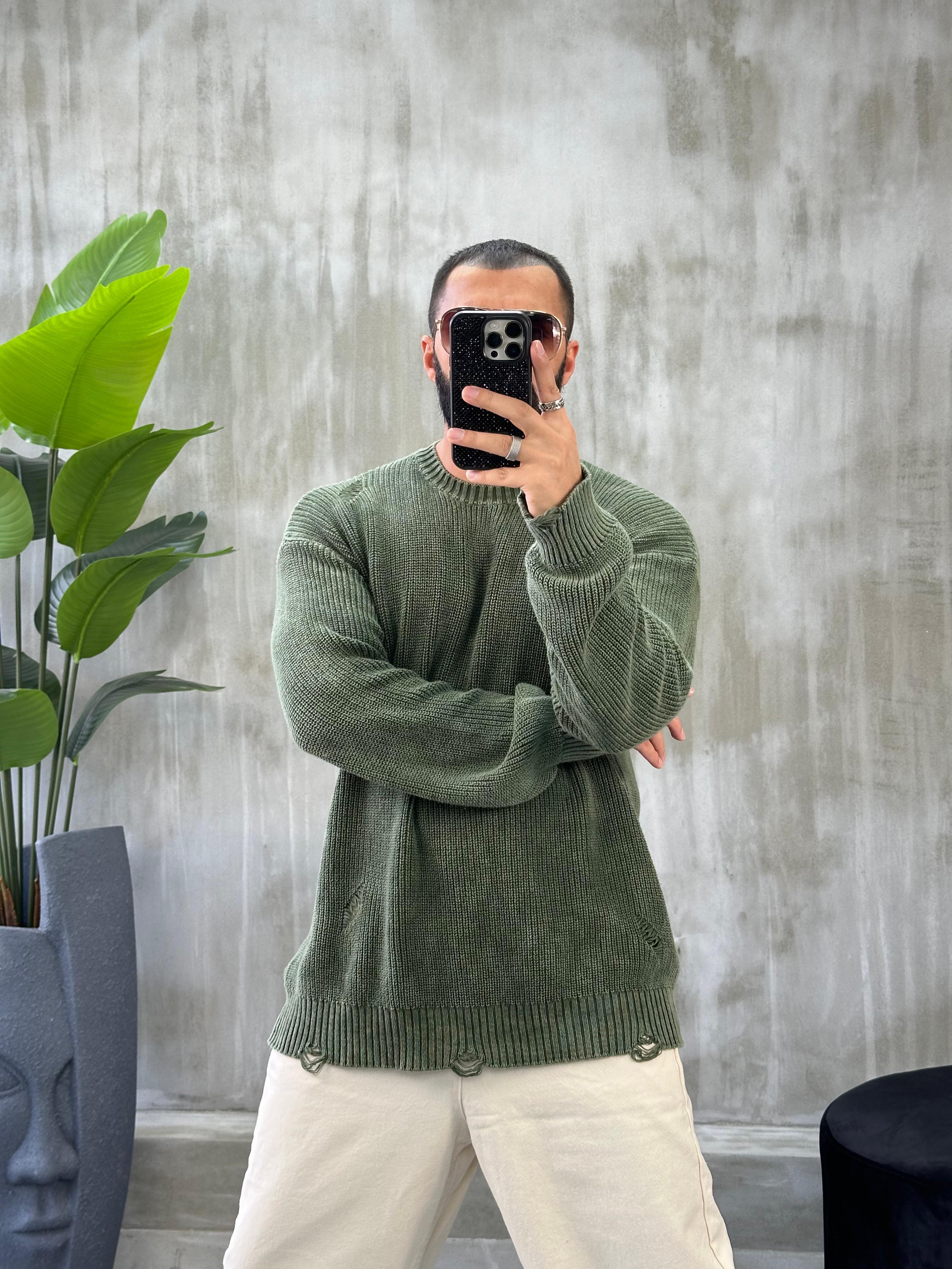 Yeşil Yıkamalı Oversize Yırtık Detaylı Kazak