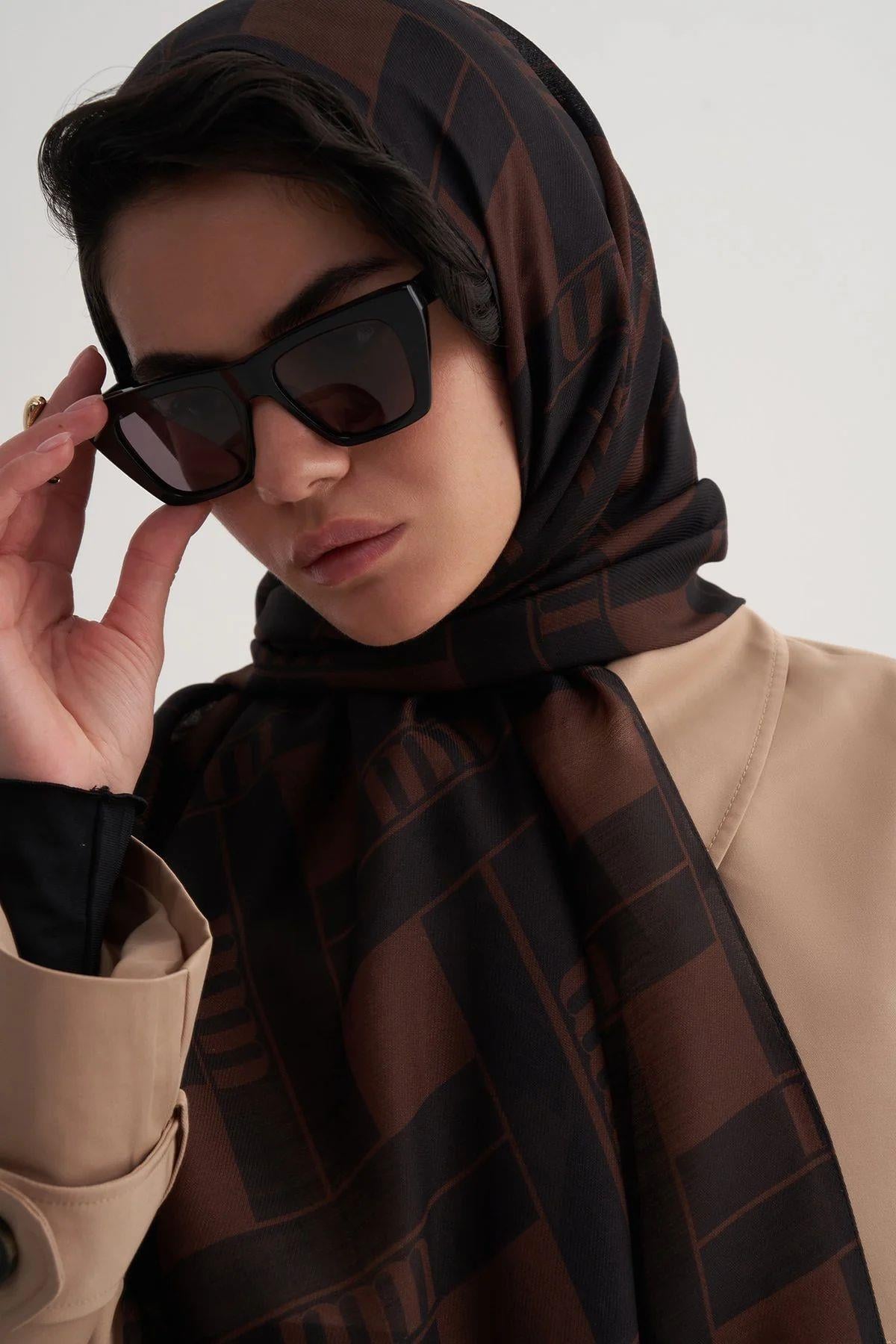 BROWN M FORM Kahverengi