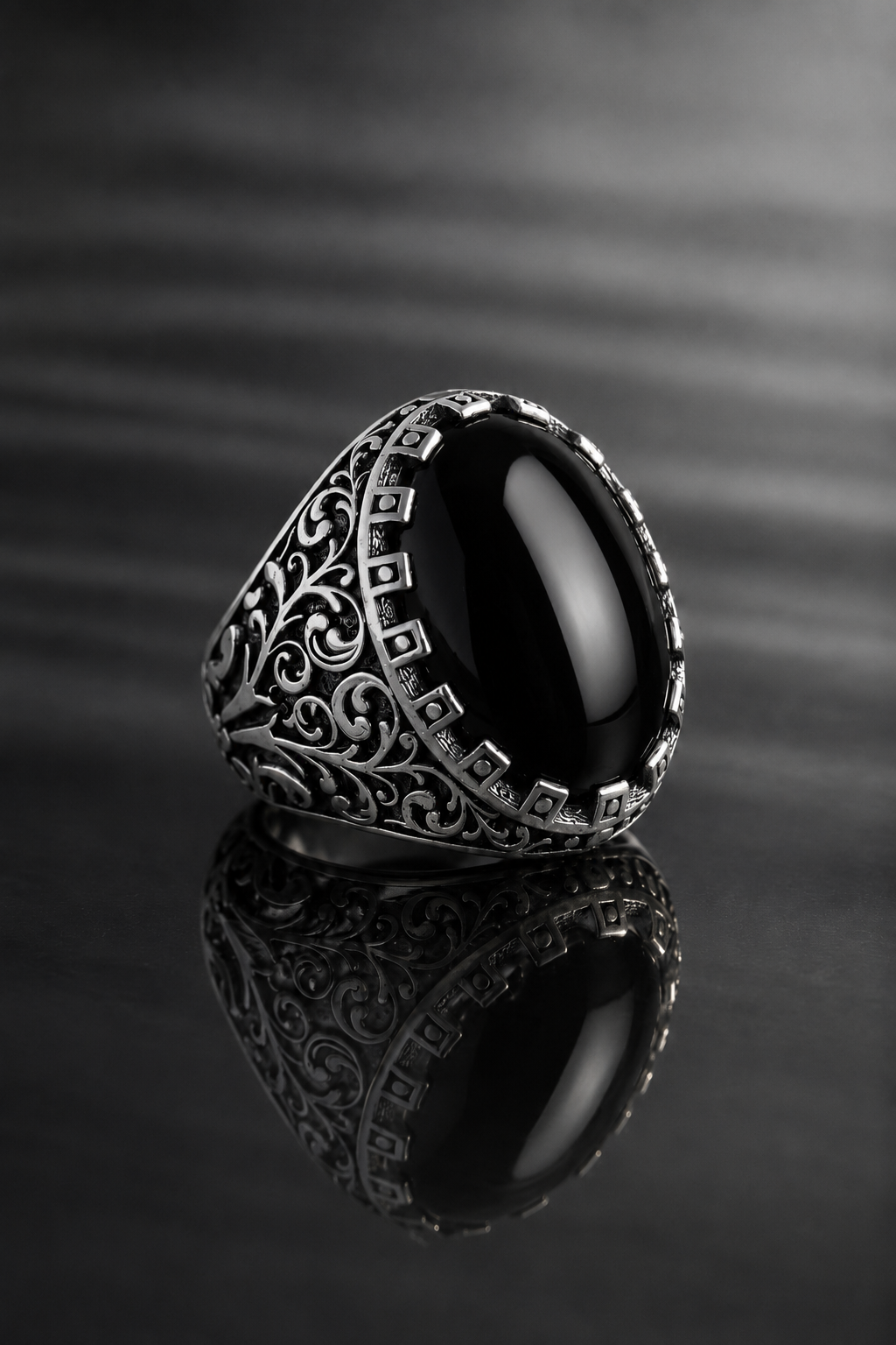 925 AYAR OVAL ONİKS TAŞLI ERKEK GÜMÜŞ YÜZÜK