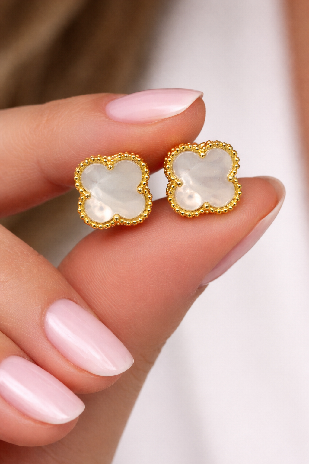 925 AYAR SARI  ALTIN KAPLAMA SEDEF TAŞLI GÜMÜŞ KÜPE