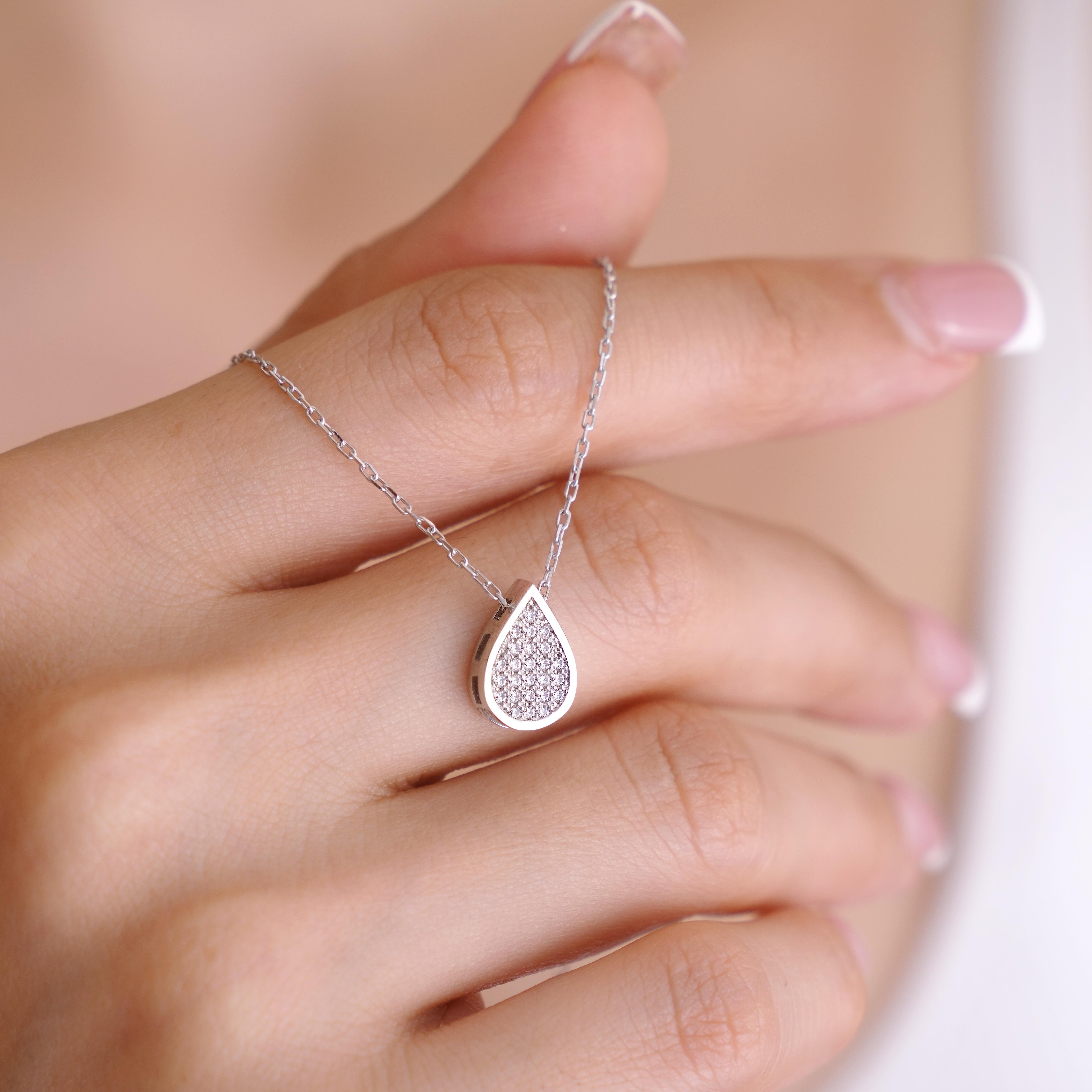 925 AYAR RADYUM KAPLAMA SWAROVSKİ TAŞLI DAMLA GÜMÜŞ KOLYE