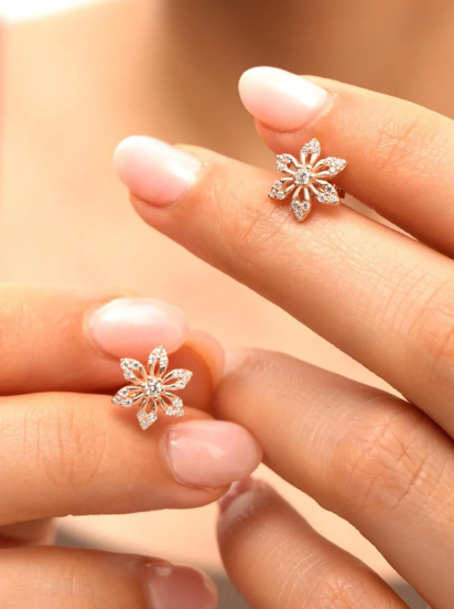 925  AYAR ROSE KAPLAMA ZİRKON TAŞLI YILDIZ MODEL GÜMÜŞ KÜPE
