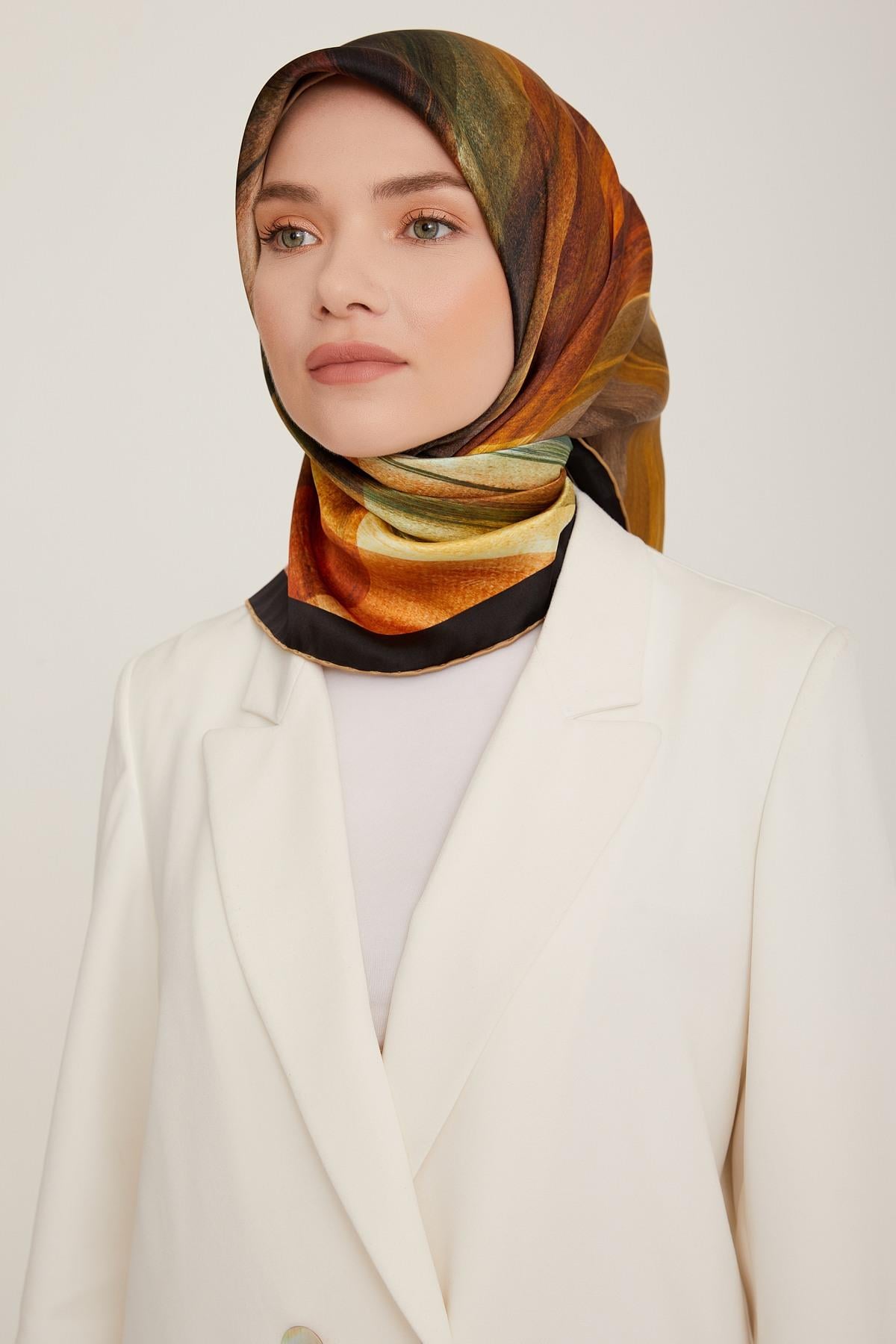 Armine 2022-23 Sonbahar Kış Sezonu Twill İpek Eşarp 8835D02 40