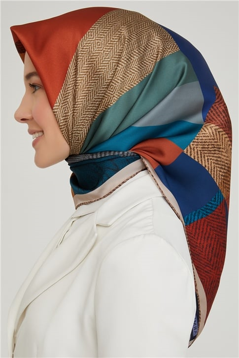 Armine Sura İpek Eşarp 21Ka8610 04