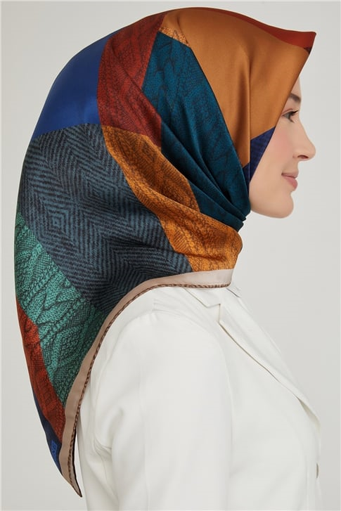 Armine Sura İpek Eşarp 21Ka8610 04
