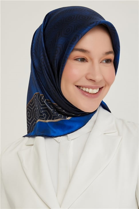 Armine Sura İpek Eşarp 21Ka8614 42