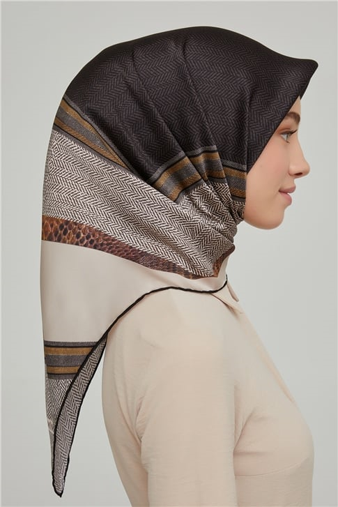 Armine Sura İpek Eşarp 21Ka8619 01