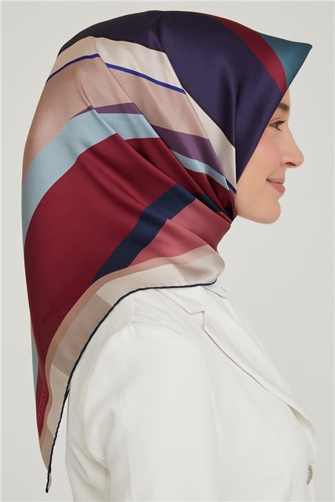 Armine Sura İpek Eşarp 21Ka8629 03