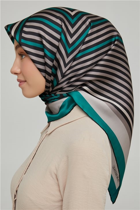 Armine Sura İpek Eşarp 21Ka8633 05