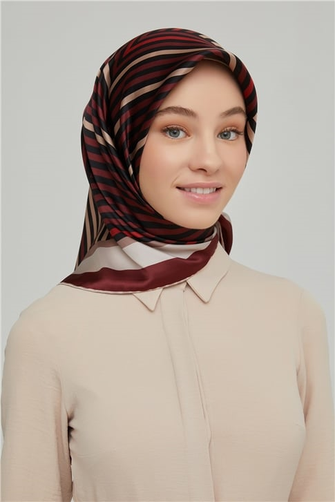 Armine Sura İpek Eşarp 21Ka8633 32