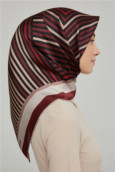 Armine Sura İpek Eşarp 21Ka8633 32