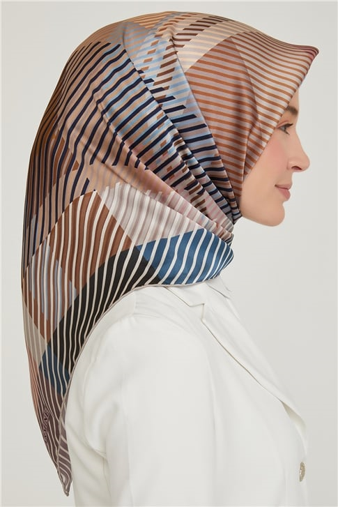 Armine Sura İpek Eşarp 21Ka8635 06