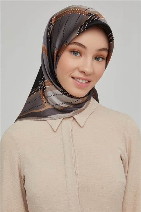 Armine Sura İpek Eşarp 21Ka8640 04