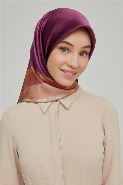 Armine Sura İpek Eşarp 21Ka8652 02
