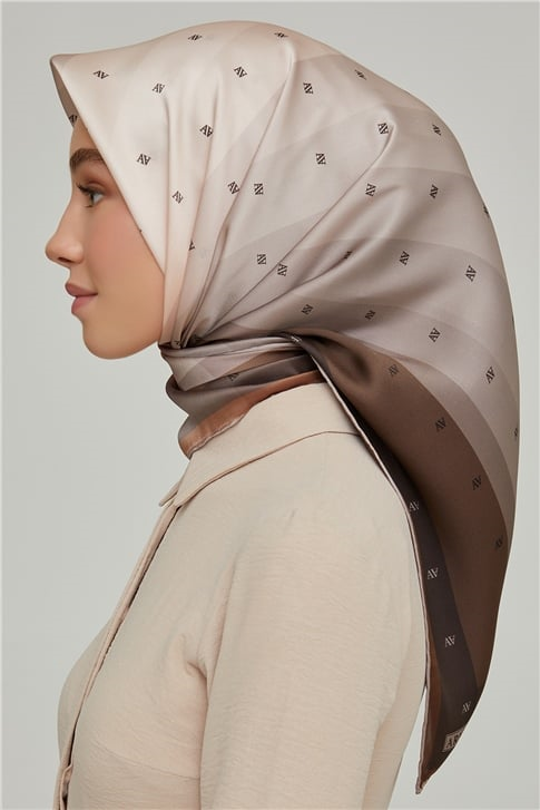 Armine Sura İpek Eşarp 21Ka8652 03