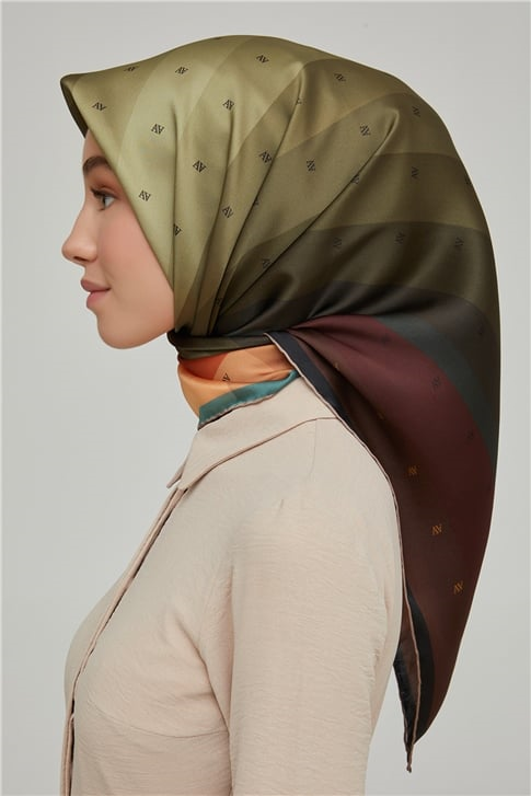 Armine Sura İpek Eşarp 21Ka8652 05