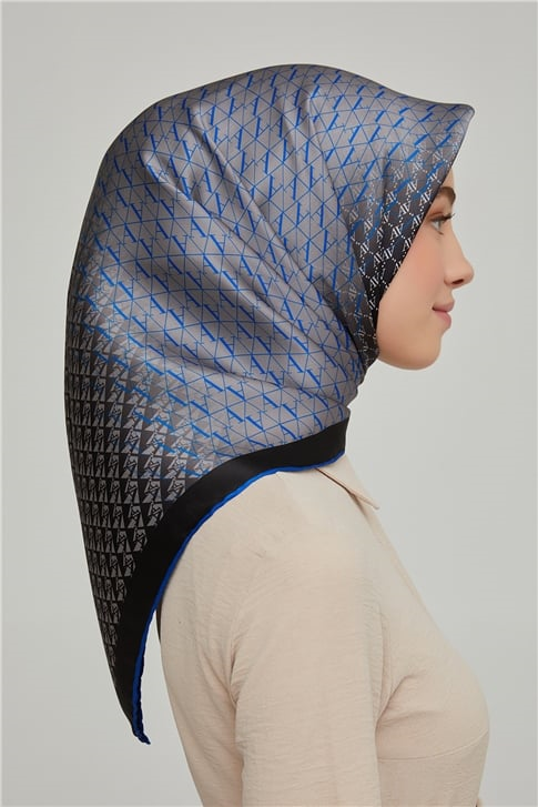 Armine Sura İpek Eşarp 21Ka8661 11