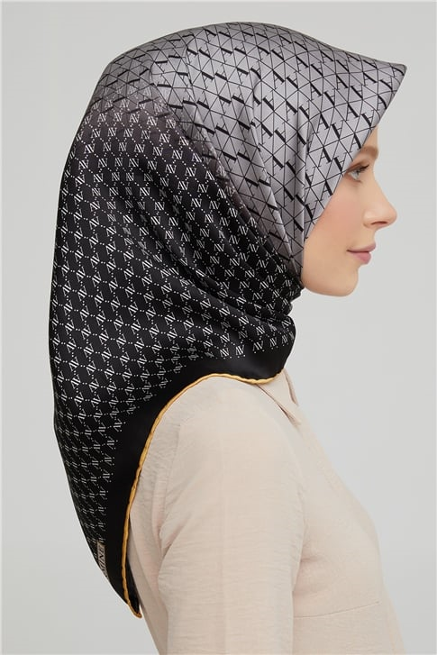 Armine Sura İpek Eşarp 21Ka8661 13