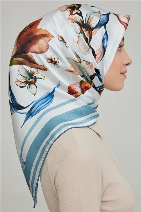 Armine Sura İpek Eşarp 21Ka8662 03