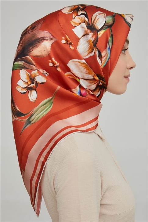 Armine Sura İpek Eşarp 21Ka8662 07