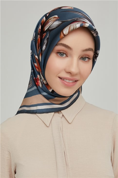 Armine Sura İpek Eşarp 21Ka8662 12