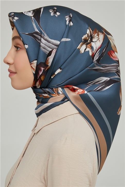Armine Sura İpek Eşarp 21Ka8662 12