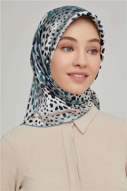 Armine Sura İpek Eşarp 21Ka8667 36