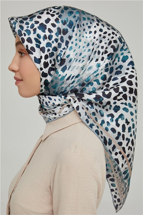 Armine Sura İpek Eşarp 21Ka8667 36