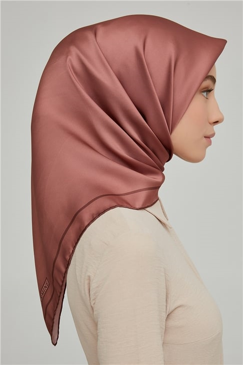 Armine Sura İpek Eşarp 21Ka8668 07