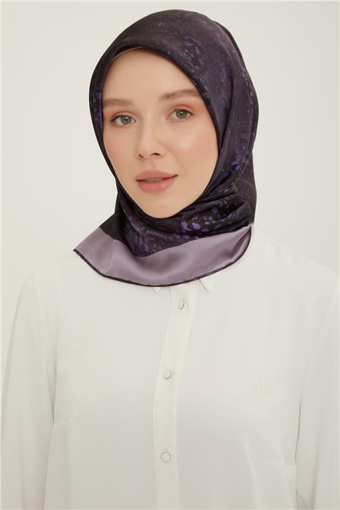 Armine Sura İpek Eşarp 22Ka8810 02
