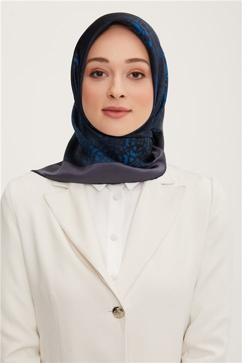 Armine Sura İpek Eşarp 22Ka8810 04
