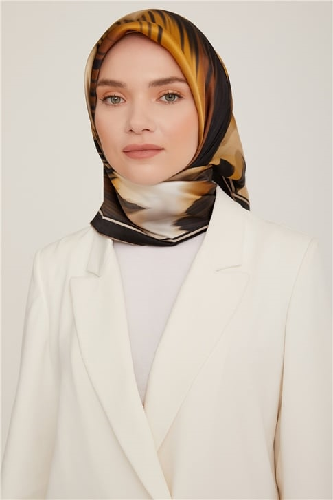 Armine Sura İpek Eşarp 22Ka8814 04