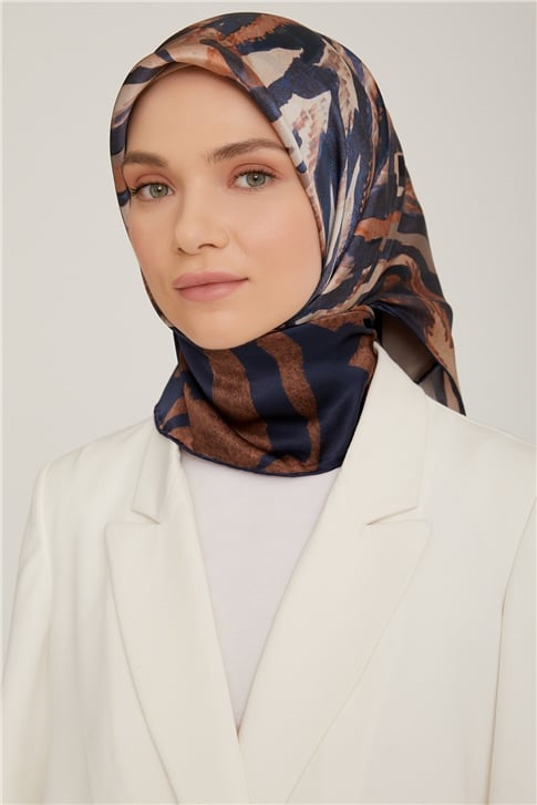 Armine Sura İpek Eşarp 22Ka8815 03