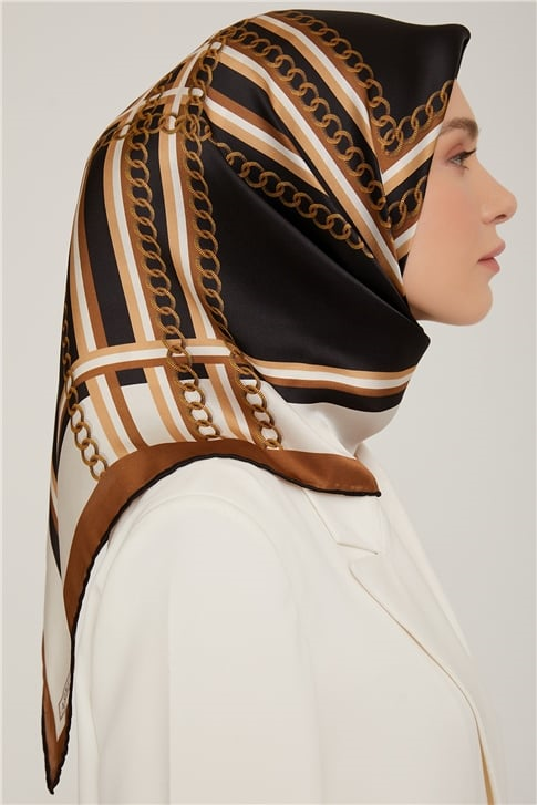 Armine Sura İpek Eşarp 22Ka8845 02