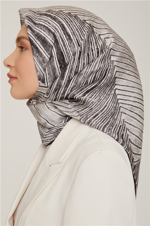 Armine Sura İpek Eşarp 22Ka8851 03