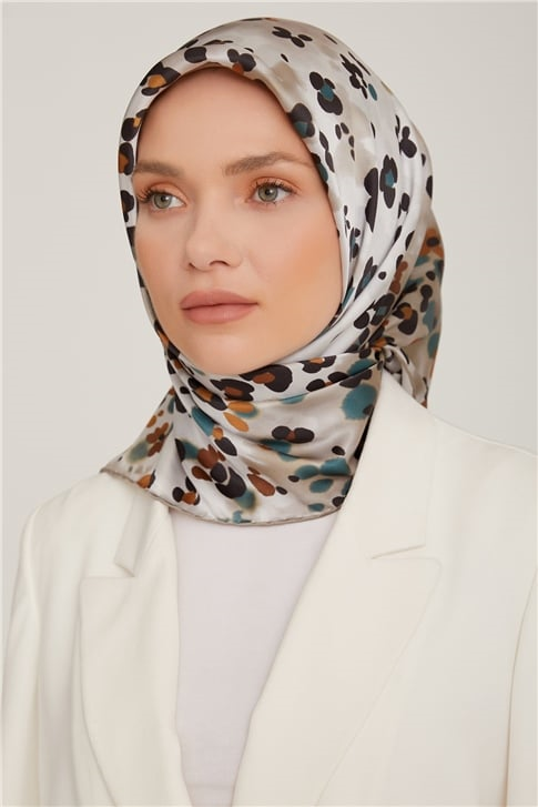 Armine Sura İpek Eşarp 22Ka8853 03