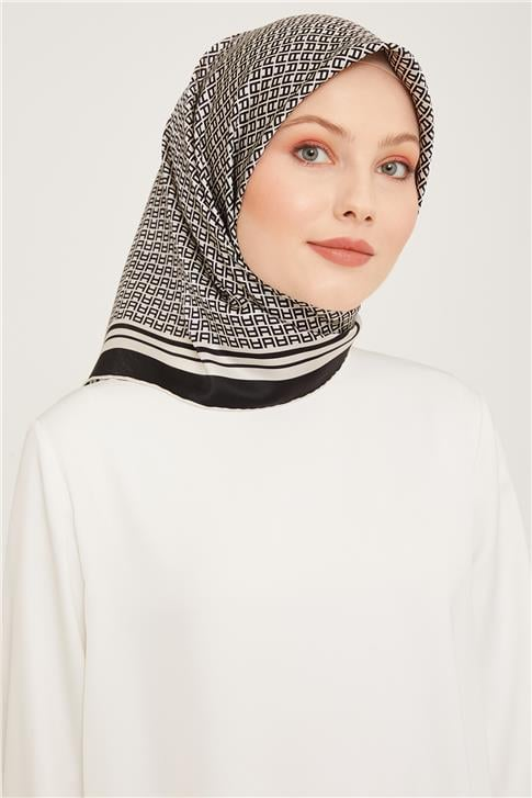 Armine Sura İpek Eşarp 23Ka9026 02