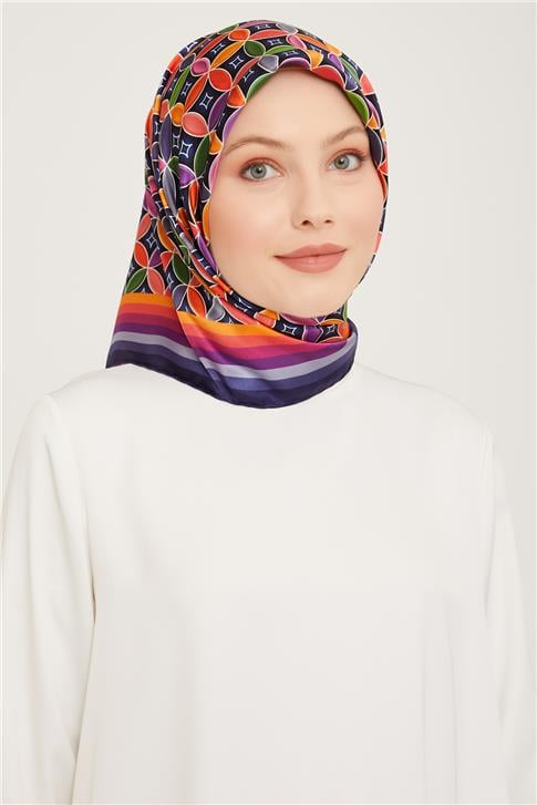 Armine Sura İpek Eşarp 23Ka9036 5 06