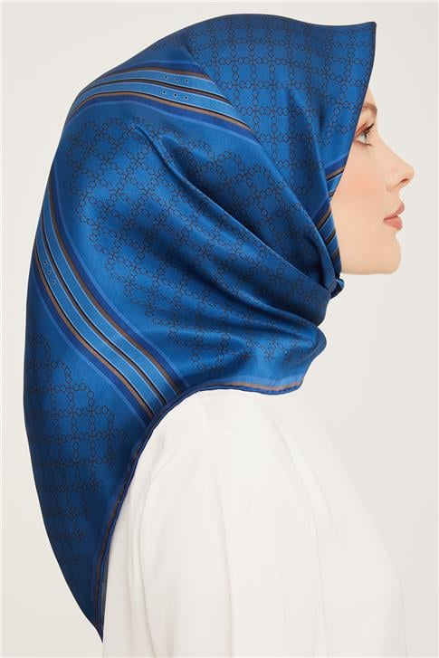 Armine Sura İpek Eşarp 23Ka9054 07