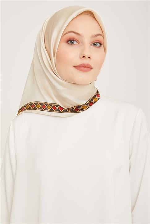 Armine Sura İpek Eşarp 23Ka9057 31 33