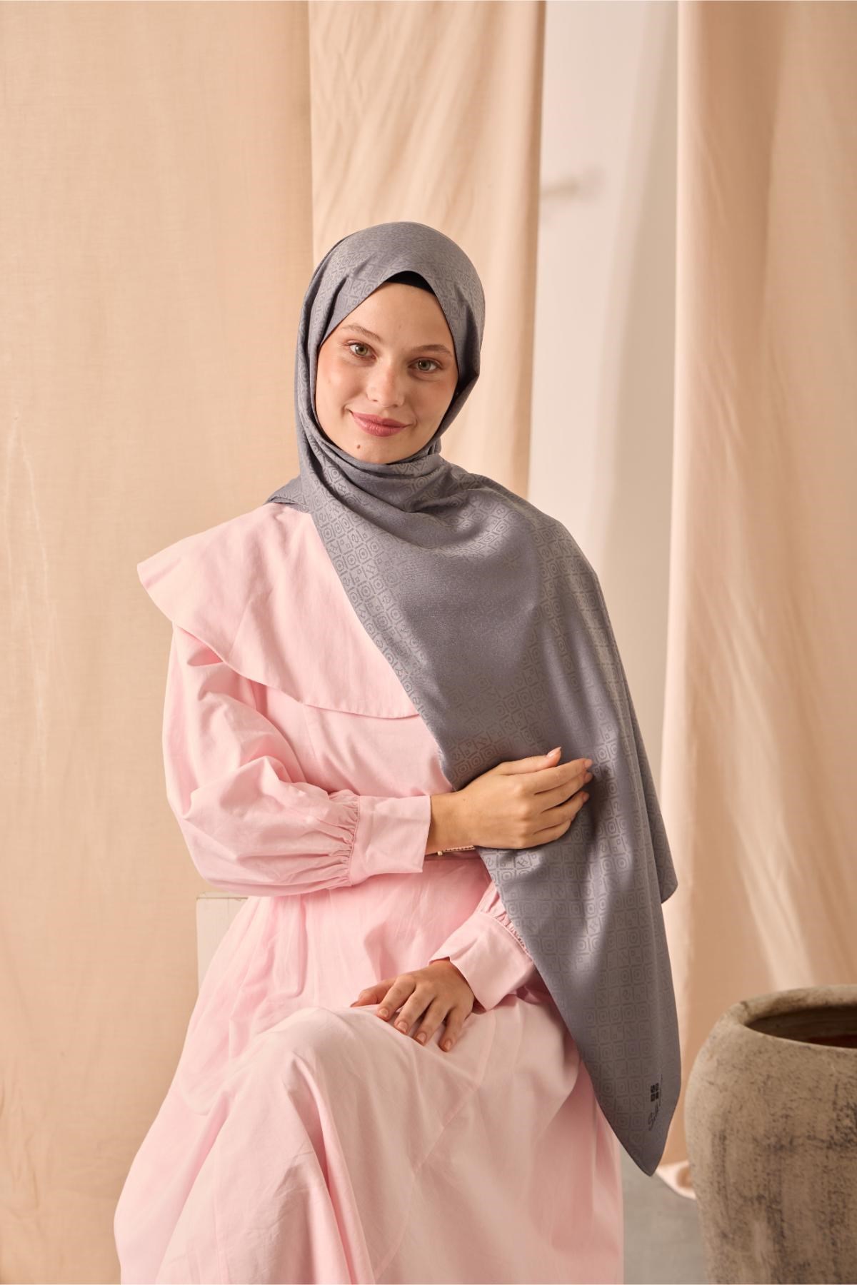 Deluxe Şal Gri Jakarlı Tok Duruşlu Viskon Karışımlı 75x190