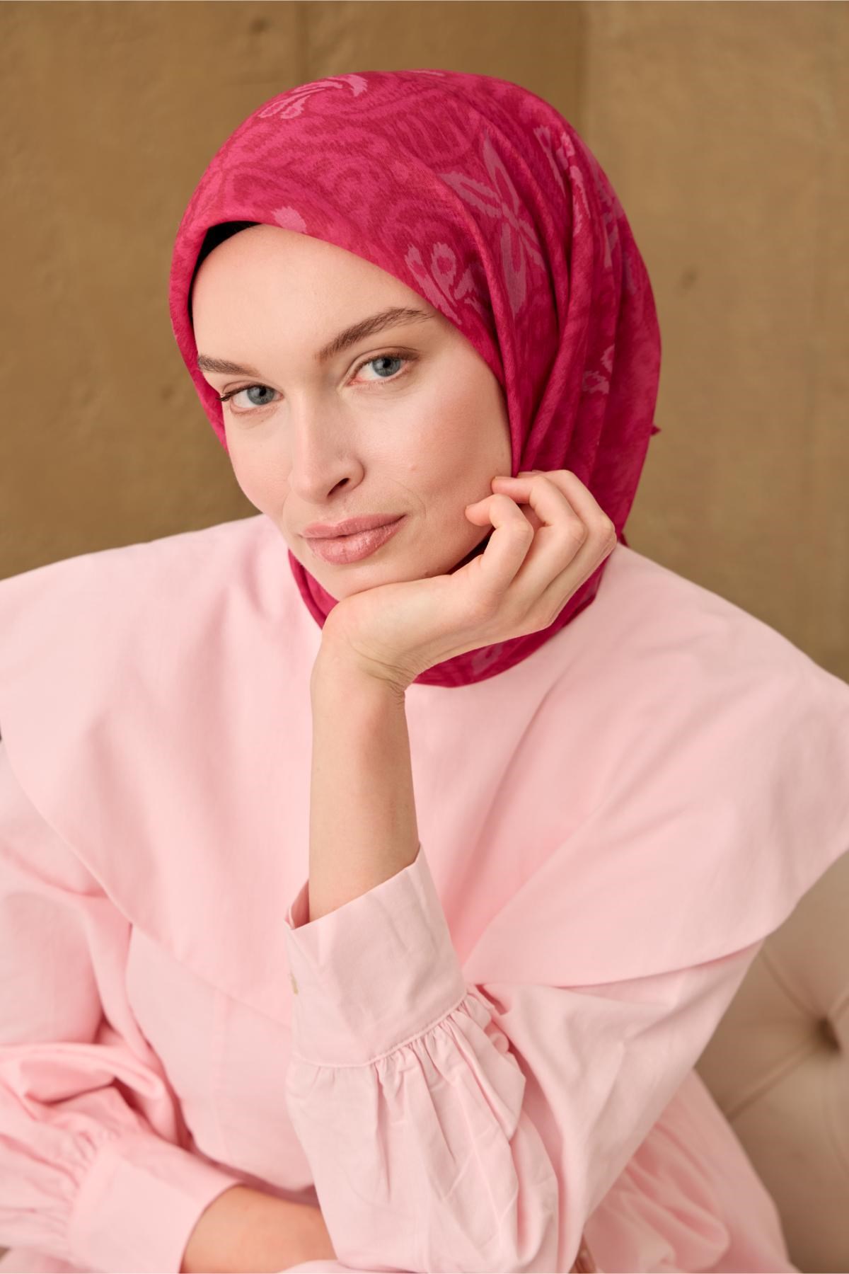 İnce Pamuk Soft Eşarp Fuşya-Pembe-Gül Pembe Desenli Nefes Alan Tok Duruşlu 90x90