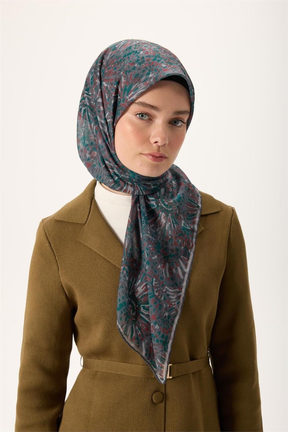 İnce Pamuk Soft Eşarp Gri-Patina Yeşili Desenli Tok Duruşlu Kaymaz 90x90