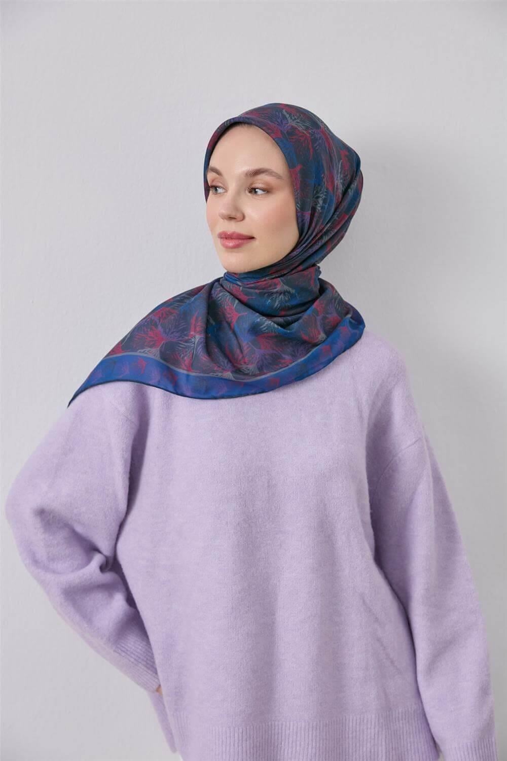 İnce Pamuk Soft Eşarp Lacivert Yaprak Desenli Hafif Dokulu 90x90