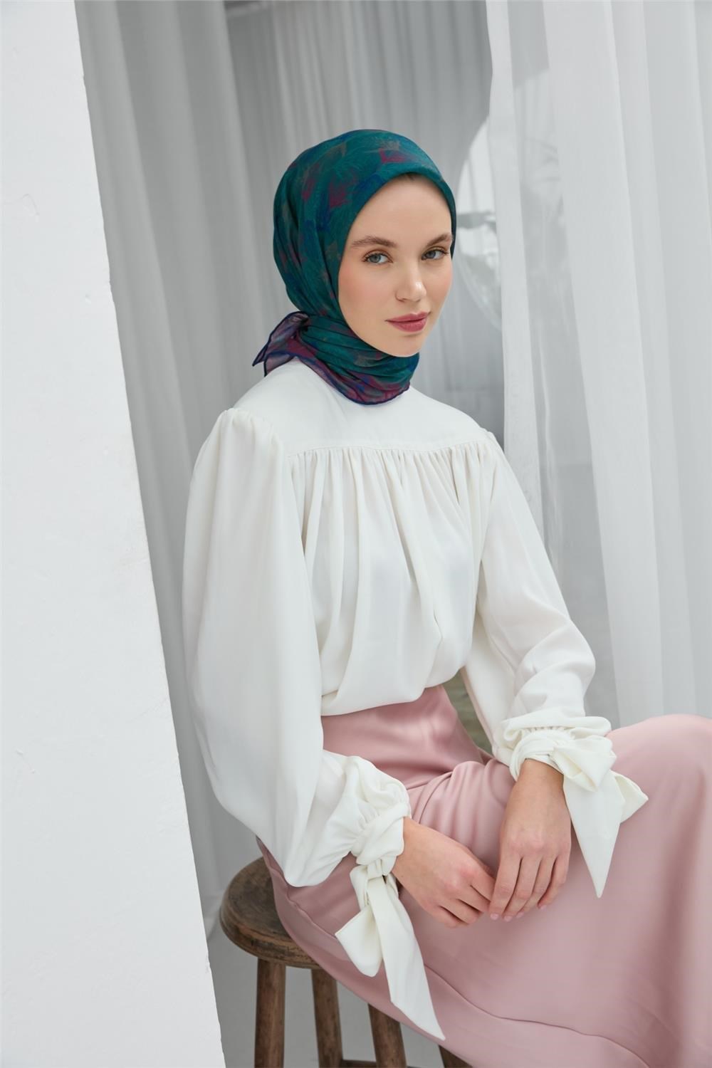 İnce Pamuk Soft Eşarp Yeşil Yaprak Desenli Hafif Dokulu 90x90